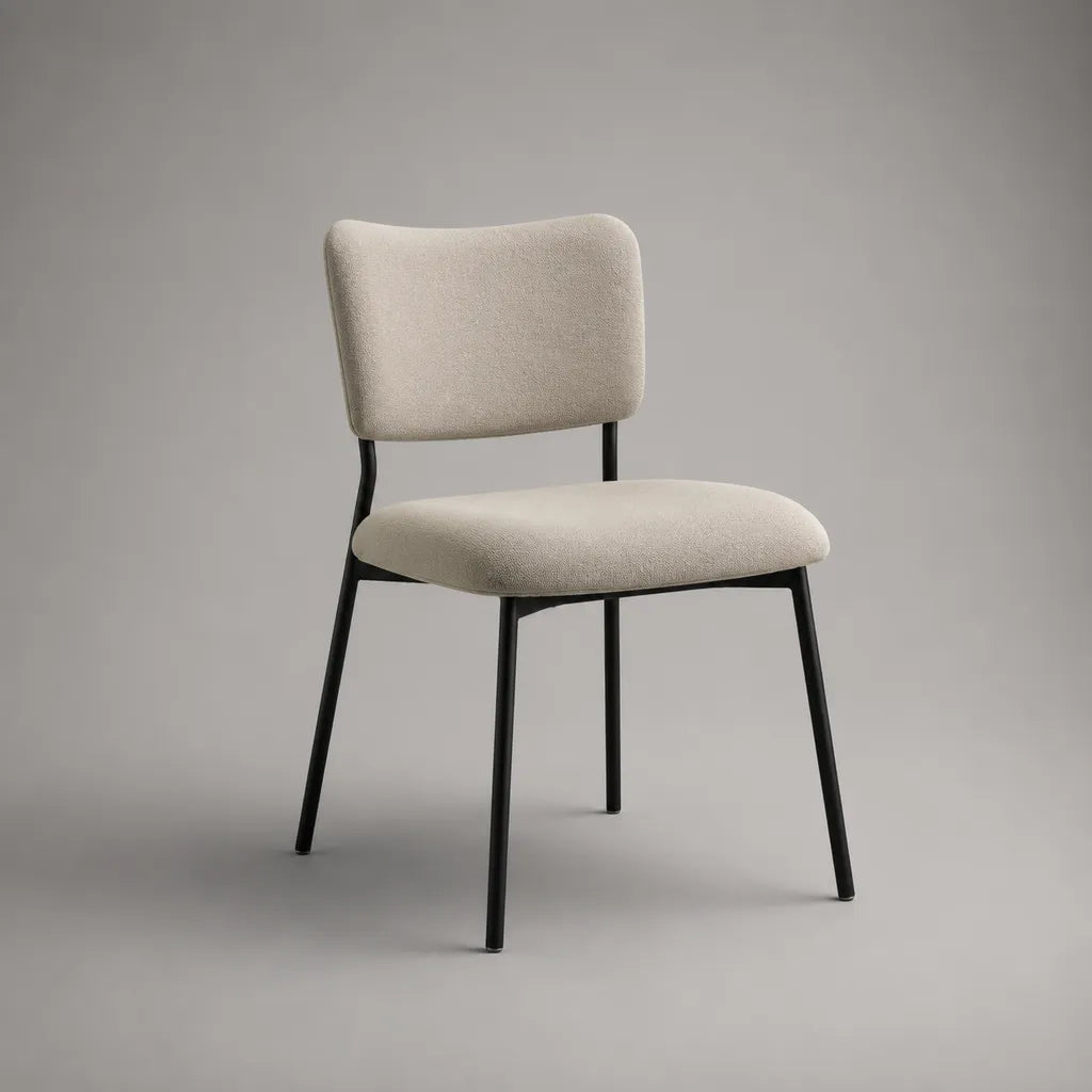Sedia imbottita in tessuto beige con piedi neri in metallo, 52 × 56 × 82 cm